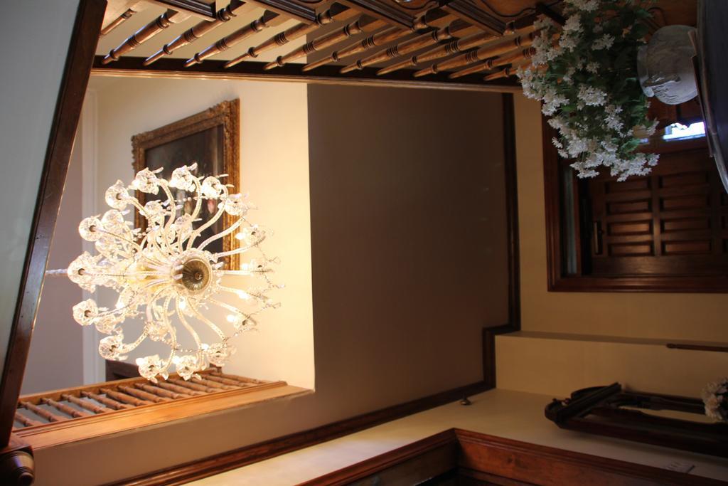 Hines Mansion Bed & Breakfast โพรโว ภายนอก รูปภาพ