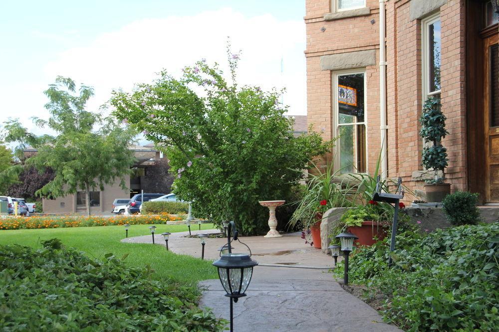 Hines Mansion Bed & Breakfast โพรโว ภายนอก รูปภาพ