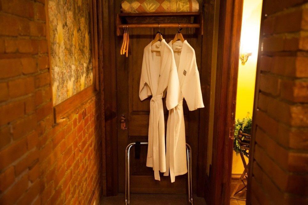 Hines Mansion Bed & Breakfast โพรโว ภายนอก รูปภาพ