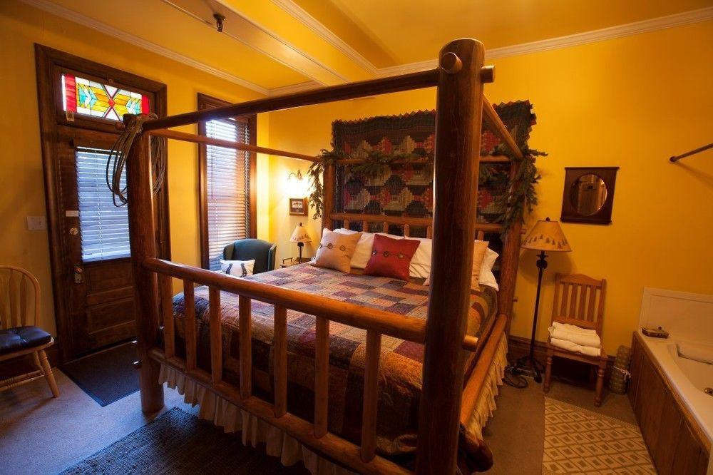 Hines Mansion Bed & Breakfast โพรโว ภายนอก รูปภาพ