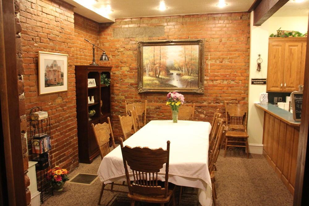 Hines Mansion Bed & Breakfast โพรโว ภายนอก รูปภาพ