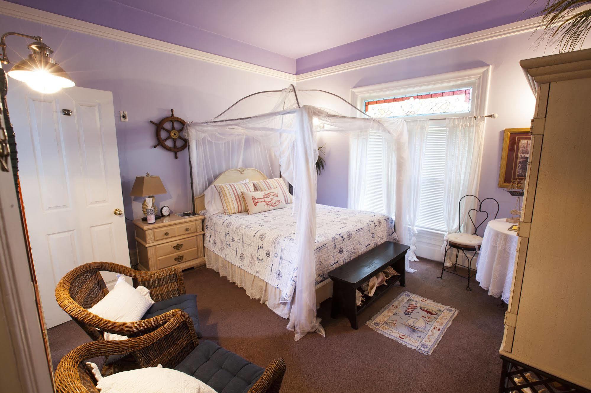 Hines Mansion Bed & Breakfast โพรโว ภายนอก รูปภาพ
