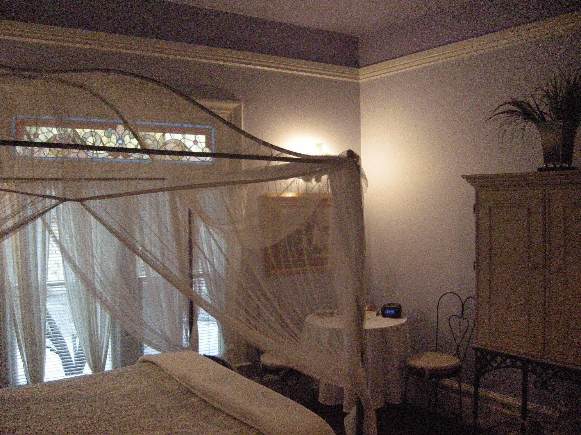 Hines Mansion Bed & Breakfast โพรโว ภายนอก รูปภาพ