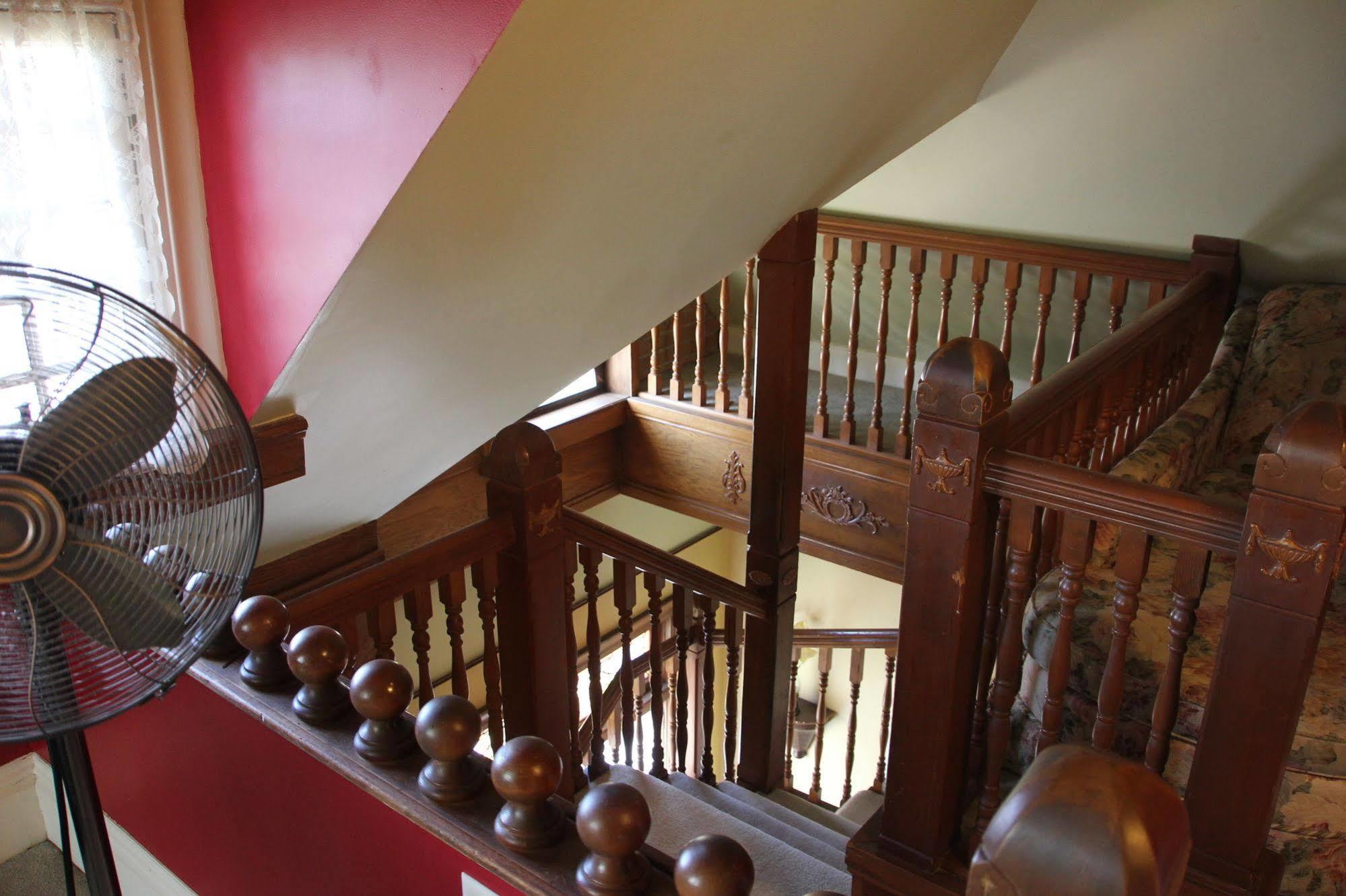 Hines Mansion Bed & Breakfast โพรโว ภายนอก รูปภาพ
